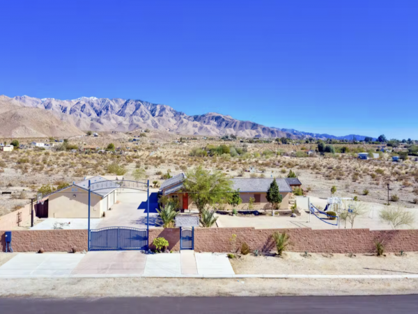 Gorgeous Palm Springs 5 Bedroom Home with Pool & Spa Sleeps 16
